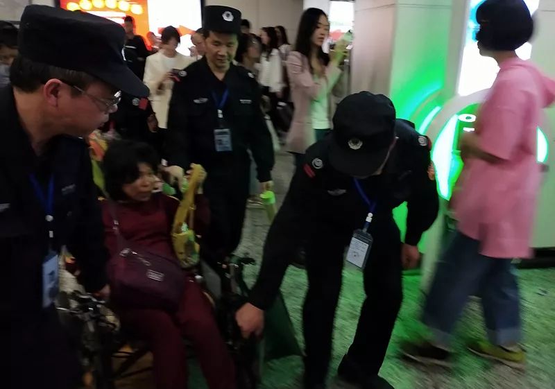 長沙紅光保安服務(wù)有限公司,長沙安保服務(wù),長沙安全服務(wù),長沙非武裝押運,勞務(wù)派遣服務(wù)